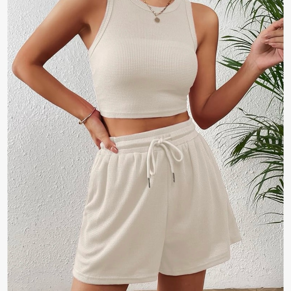 NWT 2 Piece Set